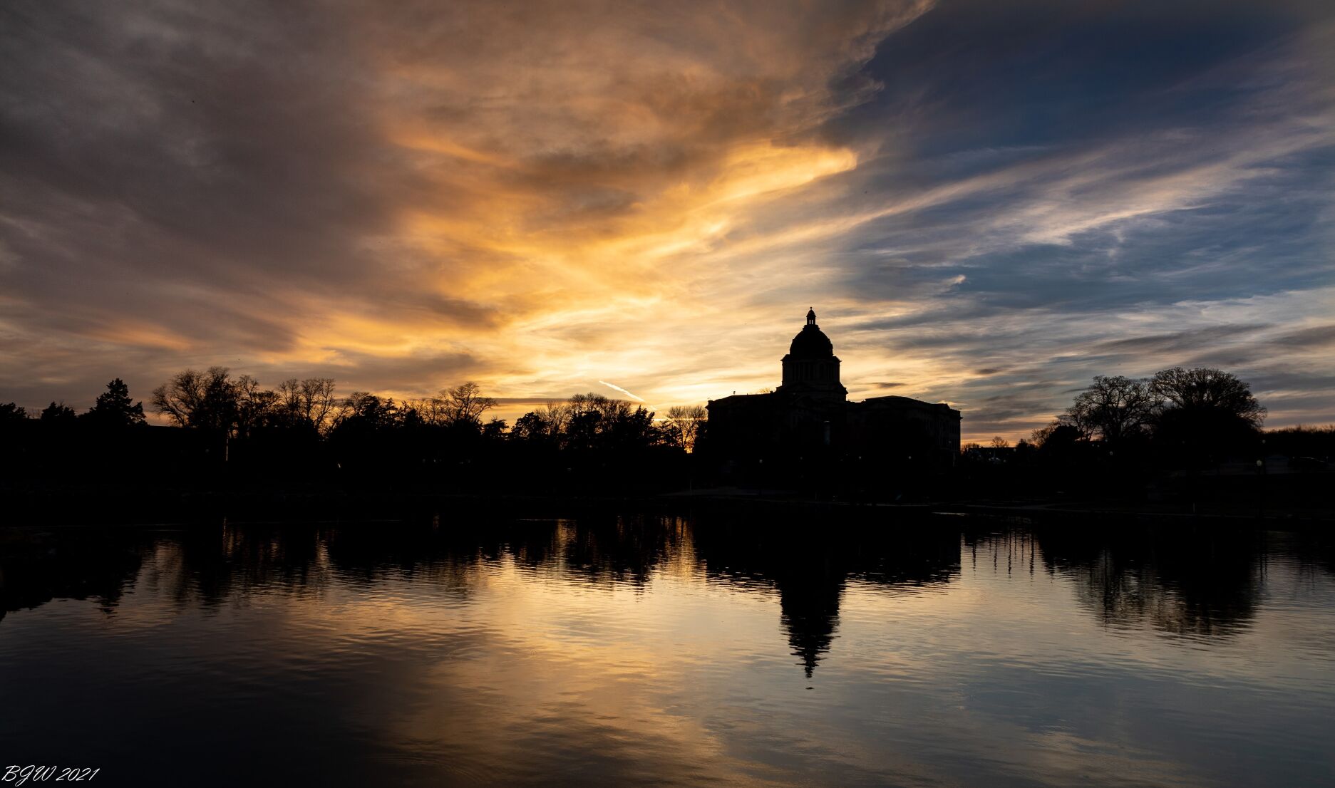 Capitol's silhouette